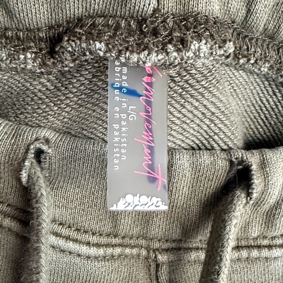 Free People Movement “Best Of” straight-leg slouchy sweatpants size L - Picture 10 of 10